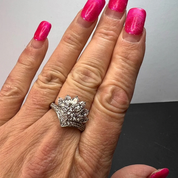 White CZ ring in rhodium over sterling silver size 9 - Picture 1 of 13